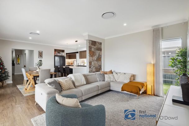 Luxurious 4-Bedroom Family Home - Photo 1