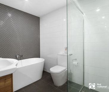 Private Ground-Floor Apartment with Courtyard & Resort-Style Amenities - Photo 5