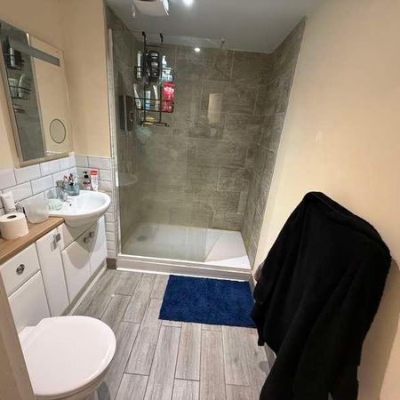 Kisar Court, Salisbury Street, SO15 - Photo 3