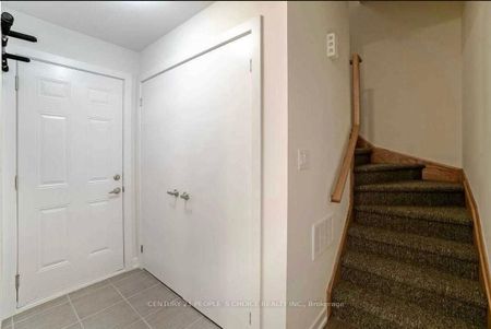 For Lease - 590 North Service Road, Hamilton, Ontario - Photo 3