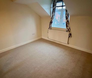 3 bedroom end of terrace house to rent - Photo 2