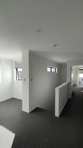 Stunning 3BR Karaka Retreat! - Photo 3