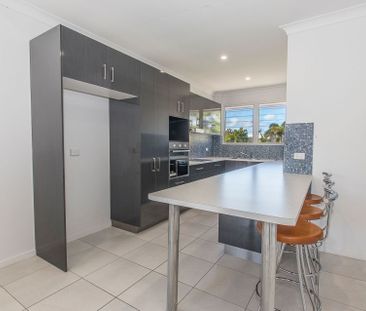 4/63 Cook Street, North Ward - Photo 3