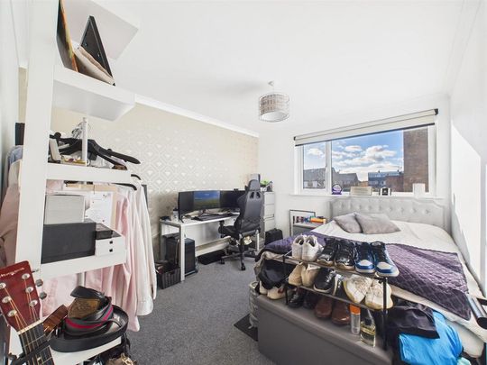 3 bedroom terraced house to rent - Photo 1