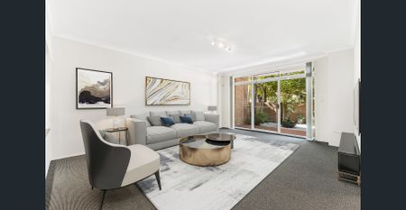 Modern Two-Story Townhouse with Double Garage in the Heart of Bondi Junction - Photo 4