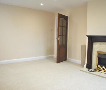 2 bedroom ground floor flat to rent - Photo 2