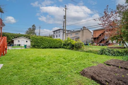 For Lease - 2495 Falcon Avenue, Billings Bridge - Riverside Park and Area, Ontario - Photo 2