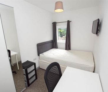 6 bedroom house to rent - Photo 4