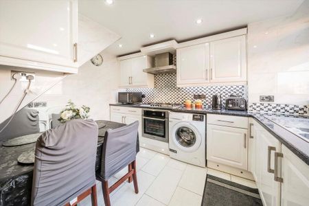 3 bedroom flat to rent - Photo 5