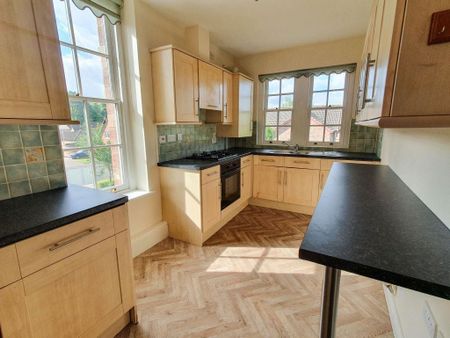 Apartment in Cherry Lane, Parkland Village - Photo 5