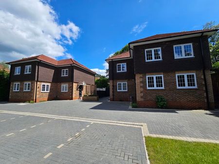 Wood Road , Hindhead - 4 bedrooms Property for lettings - Seymours - Photo 5