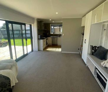 Tidy 3 Bedroom House - Photo 1