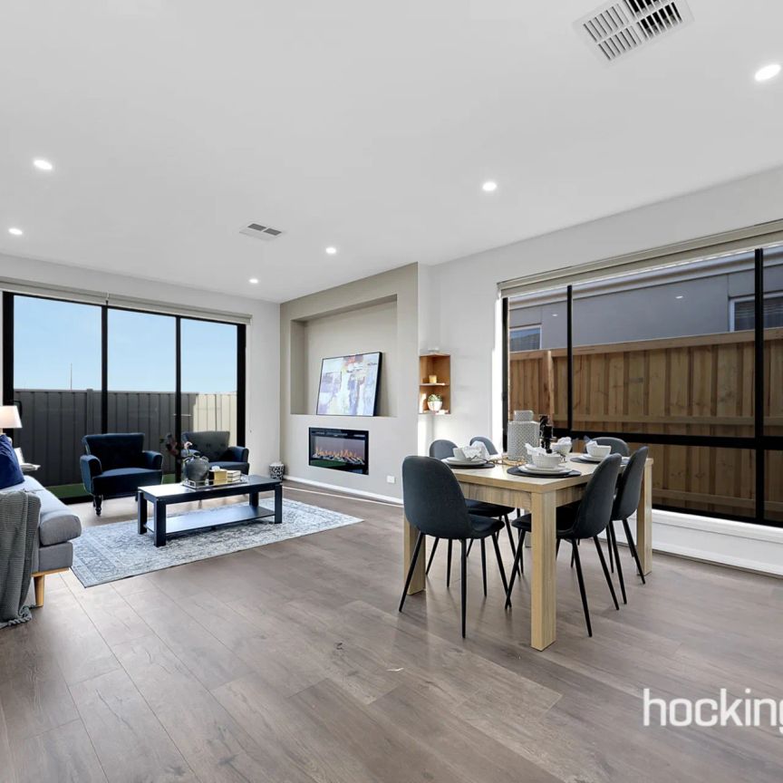 As New Beautiful Family Home! - Photo 1