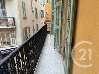 Location Appartement 4 pièces 88m² NICE 06300 - Photo 3