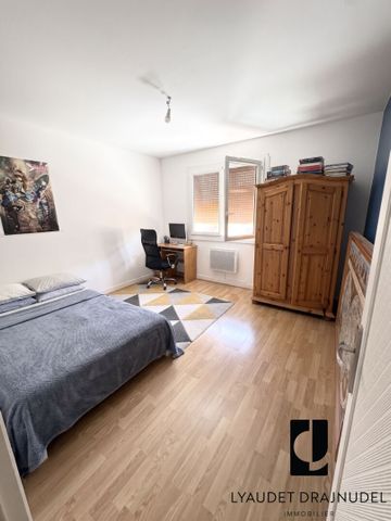 Location Maison 5 pièces 143m² - Photo 2