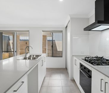 Private, Practical, and Perfectly Positioned - Photo 2