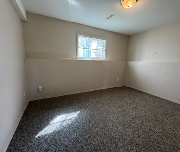 Beautiful 2-Bed, 1-Bath Basement Suite with Private Parking! - Photo 3