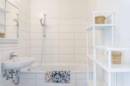 Möblierte 1-Raum-Wohnung mit Badewanne - Foto 3