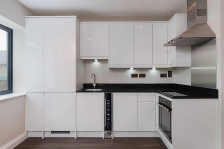 Flambard Way, Godalming, Surrey, GU7 - Photo 5