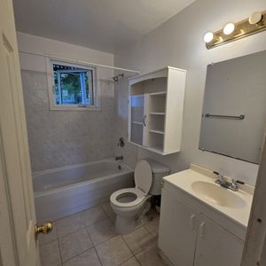 Grand 4 ½ Lumineux – Stat. + Rang. Inc - Photo 3