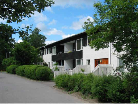 Kvinnebyvägen 18 - Photo 1