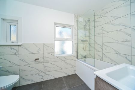 1 Bed Flat, St. Dunstans Road, W6 - Photo 4