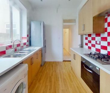 5 bedroom private hall to rent - Photo 1