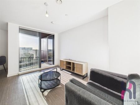 3 bedroom flat to rent - Photo 4