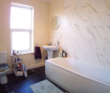 3 bedroom terraced house to rent - Photo 6