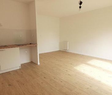 Location Appartement 1 pièce 34m² CORBEIL ESSONNES 91100 - Photo 2