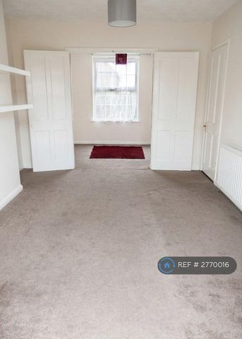 3 bedroom terraced house to rent - Photo 3