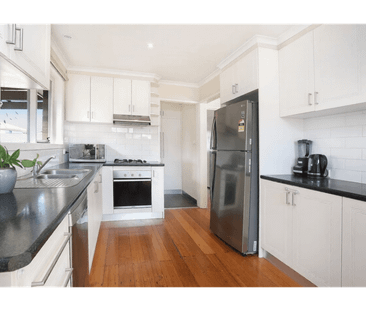 Neat & spacious 3 bedroom home in quiet Corio location. - Photo 6