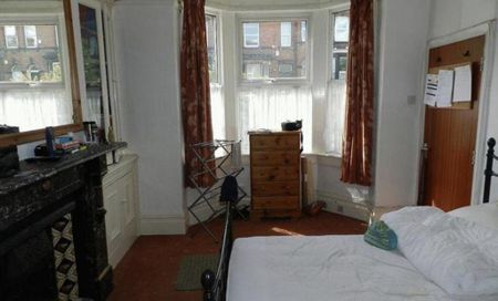 6 bedroom house to rent - Photo 2