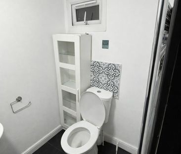 4 Bed Terraced House, Oulton Crescent, IG11 - Photo 6