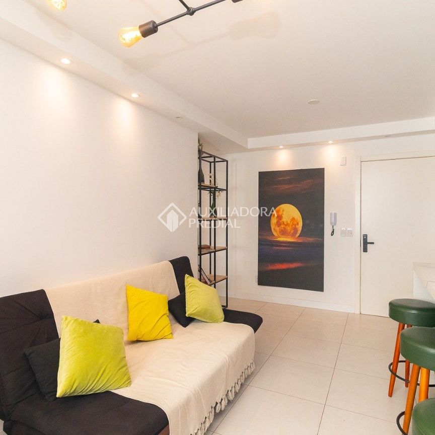 Apartamento com 1 quarto e 50m² para alugar em Menino Deus, Porto Alegre. - Foto 1