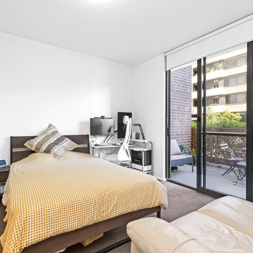 Superbly Presented Oversized Two Bedroom Apartment - Photo 1