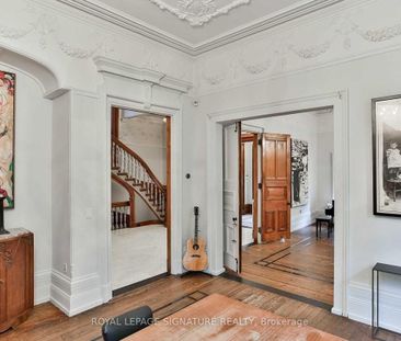 4 Wellesley Place apartment — Toronto, ON (5-Bedroom) - 5 Bedroom - Photo 3