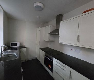 4 bedroom terraced house to rent - Photo 1