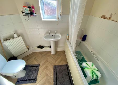 2 bedroom apartment to rent - Photo 5