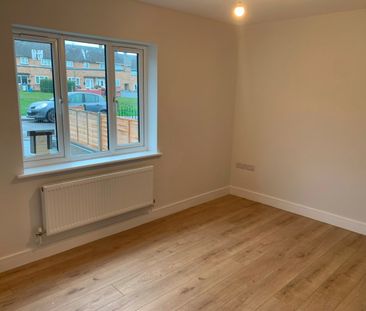 4 Bed Terraced House, Hellier Walk, BS13 - Photo 4