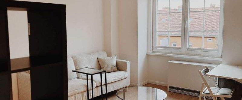 Moderne, voll möblierte 1-Zimmer-Dachgeschosswohnung in Berlin-Tempelhof – sofort bezugsfertig! - Photo 1