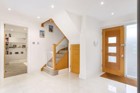 3 bedroom detached house to rent - Photo 2