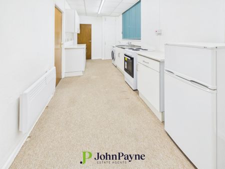 Kenilworth Court, Styvechale, Coventry, CV3 6JA - Photo 4