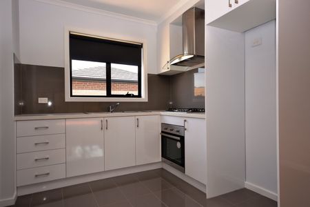 3/48 Eton Street, Preston VIC 3072 - Photo 4