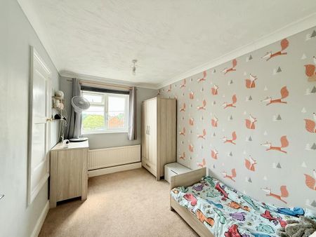 3 bedroom semi-detached house to rent - Photo 5