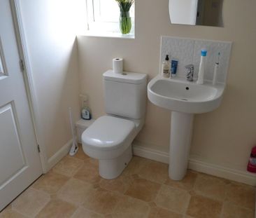 2 bedroom apartment to rent - Photo 4