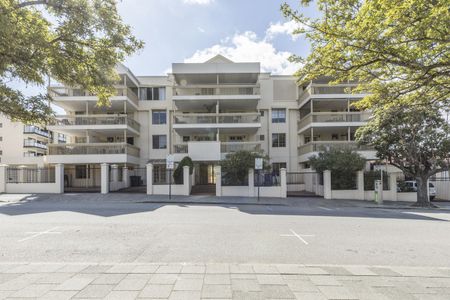 Cozy 2 x 2 Apartment in East Perth! - Photo 2