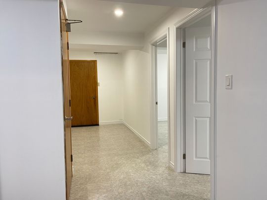 For Lease - 353 Darlington Court Unit# Lower & Main, Hamilton, Ontario - Photo 1