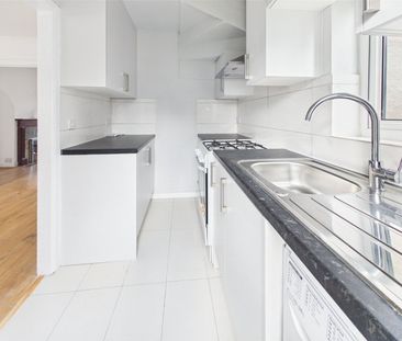 Lisbon Avenue, Twickenham, TW2 - Photo 6