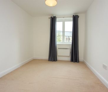 Sorrel Way, Carterton, Oxfordshire, OX18 - Photo 3
